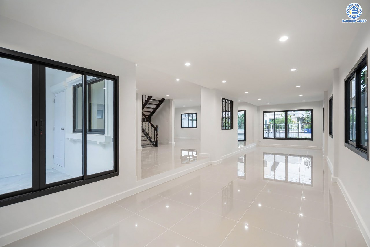 บ้านมือสองตกแต่งใหม่ โครงการ มณียา3 รัตนาธิเบศร์-ท่าอิฐ แบรนด์ Property Perfect หลังใหญ่ เนื้อที่ 65.3 ตร.ว. ฟังก์ชันครบ! 3 ห้องนอน 2 ห้องน้ำ 1 ห้องอเนกประสงค์ 2 ที่จอดรถ บนทำเลที่ดีที่สุด! เชื่อมต่อถนนรัตนาธิเบศร์ และถนนราชพฤกษ์ ใจกลาง 2 เซ็นทรัลฯ ใกล้ MRT "สถานีบางรักน้อยท่าอิฐ" และทางด่วน "งามวงศ์วาน"